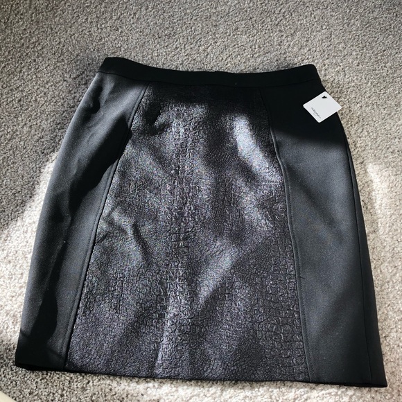 Halogen Dresses & Skirts - NWOT Halogen black skirt